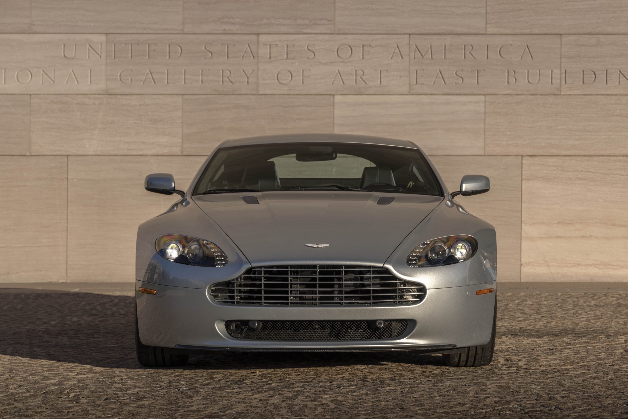 2009 aston martin v8 vantage 6-speed