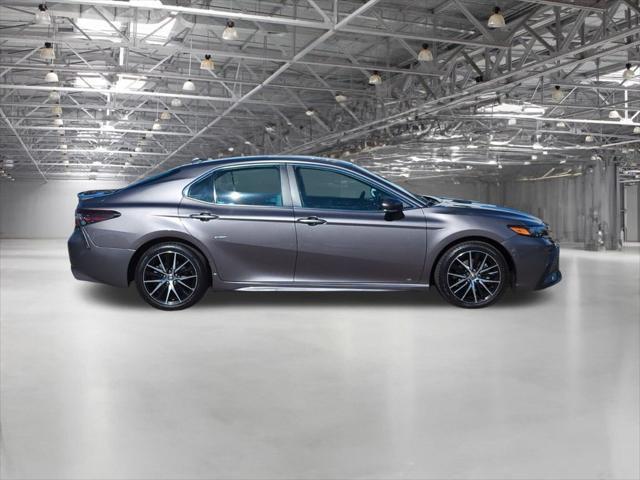 2022 toyota camry se