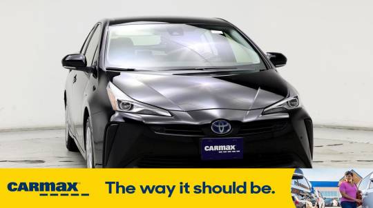 2017 Toyota Prius v (+)