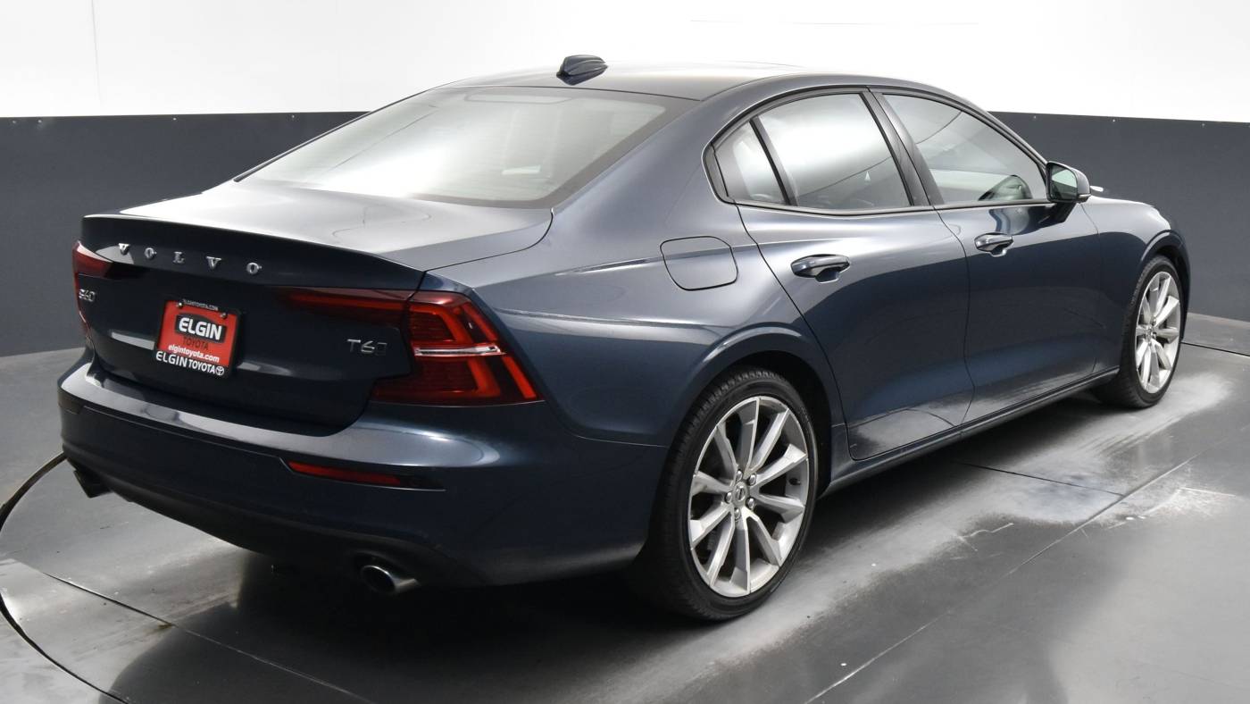 2021 volvo s60 t6 momentum