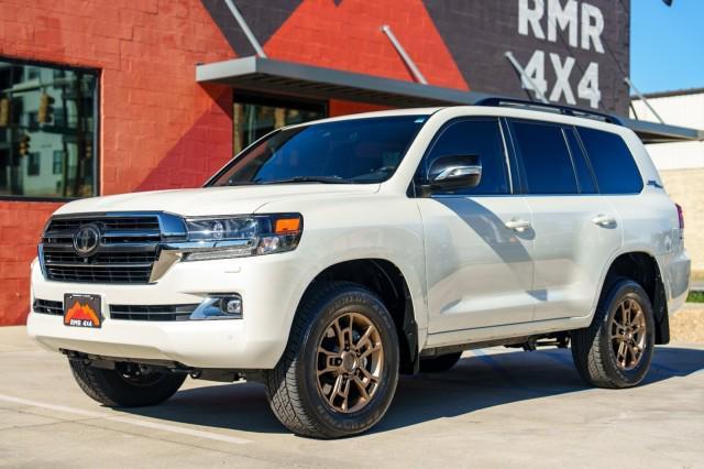 2021 toyota land cruiser base
