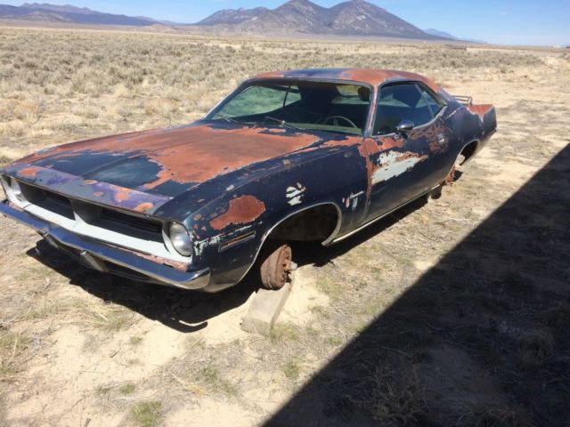 1970 barracuda good body no rust no interior 318 engine a/c auto plum crazy