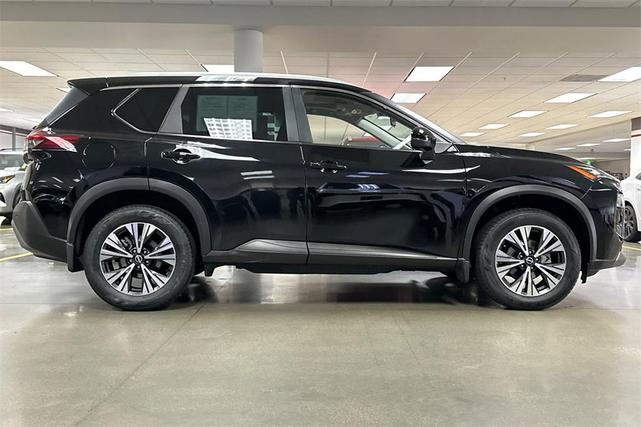 2022 nissan rogue sv
