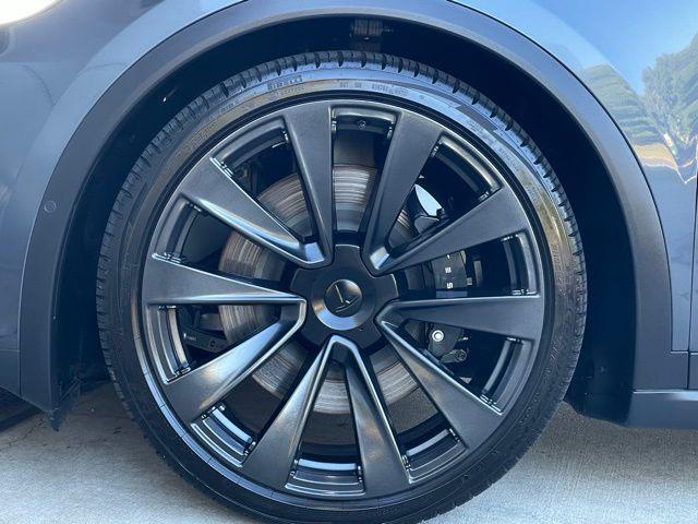 2023 tesla model x base