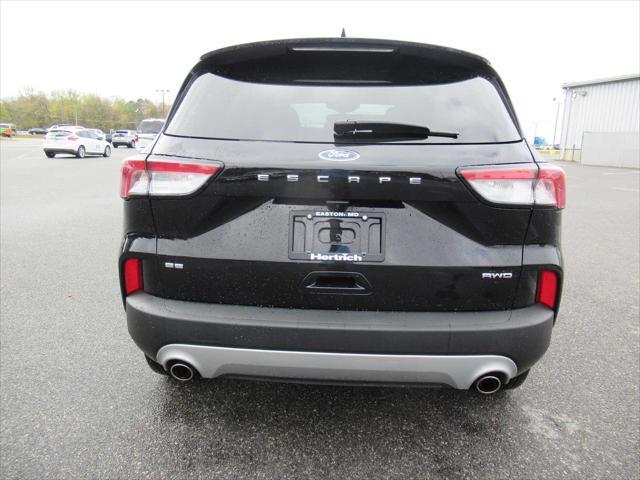 2022 ford escape se