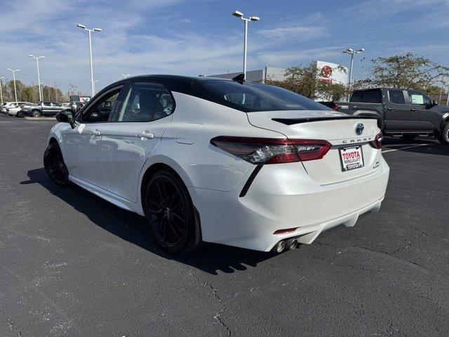2022 toyota camry hybrid xse