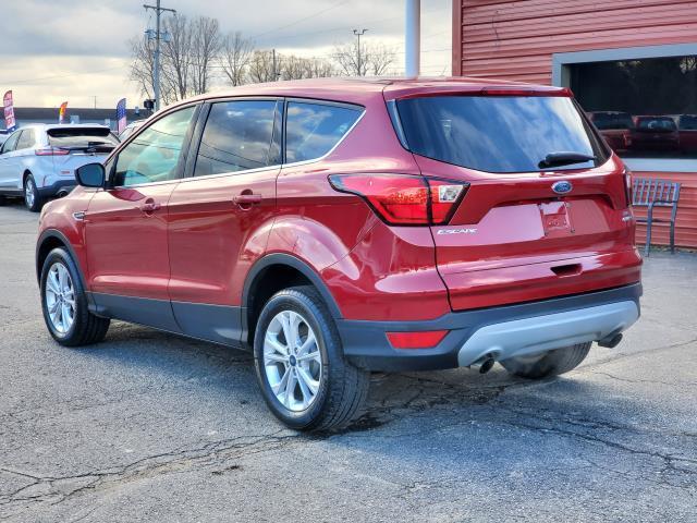 2019 ford escape se