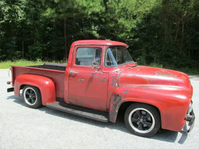 fuel injected v8, auto trans, pwr steering, pwr 4-wheel disc brakes!