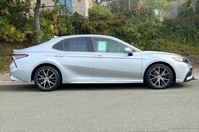 2021 toyota camry se