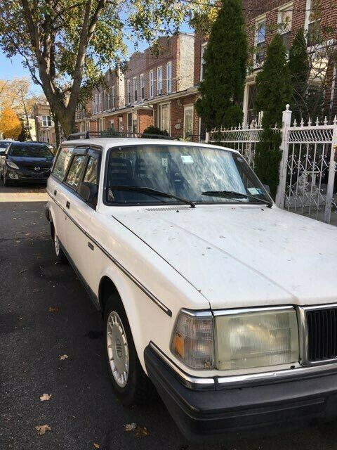 1993 volvo 240 white station wagon