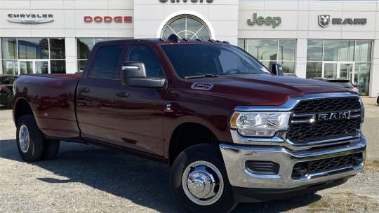 new 2024 ram 3500 tradesman crew cab 8' box 4wd