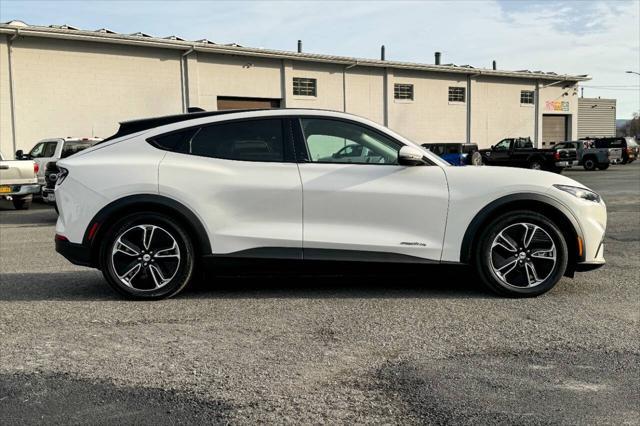 2021 ford mustang mach-e select