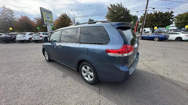 2014 toyota sienna le