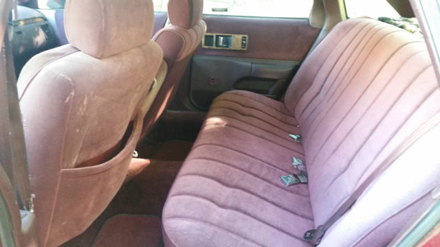 1993 chevy caprice ,solid ..runs and drives good...scratches and dents