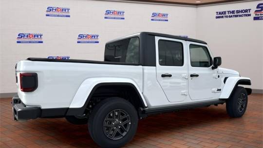 2024 Jeep Gladiator