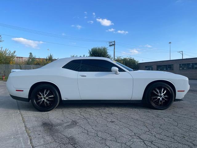 2018 dodge challenger sxt