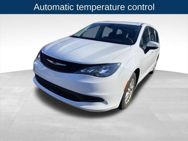 2022 chrysler voyager lx