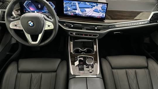 2024 BMW X7