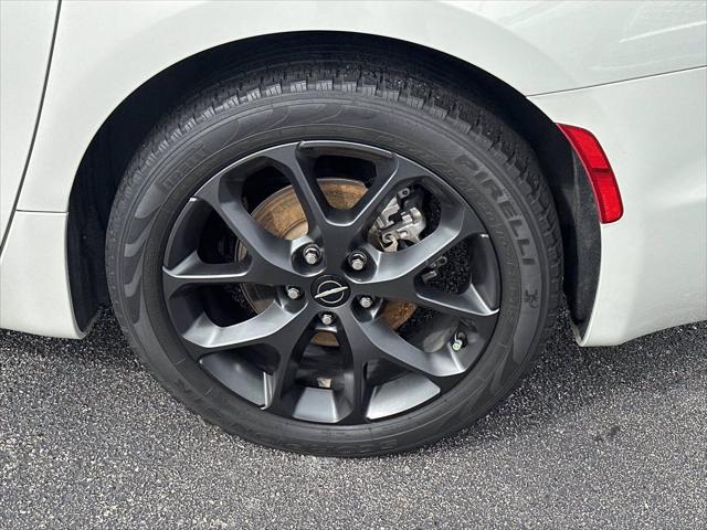 2021 chrysler pacifica touring
