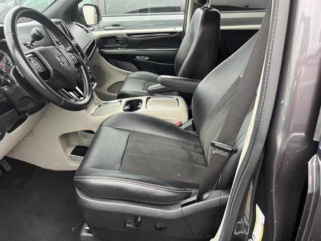 2019 dodge grand caravan sxt
