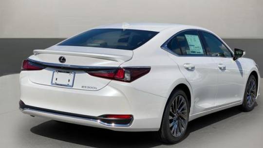 2025 Lexus ES