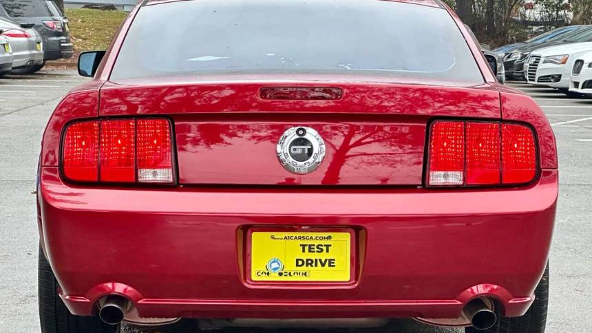 2005 ford mustang