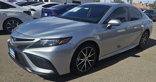 2021 toyota camry se