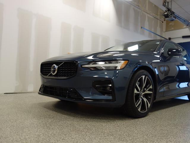 2024 volvo s60 b5 awd plus dark