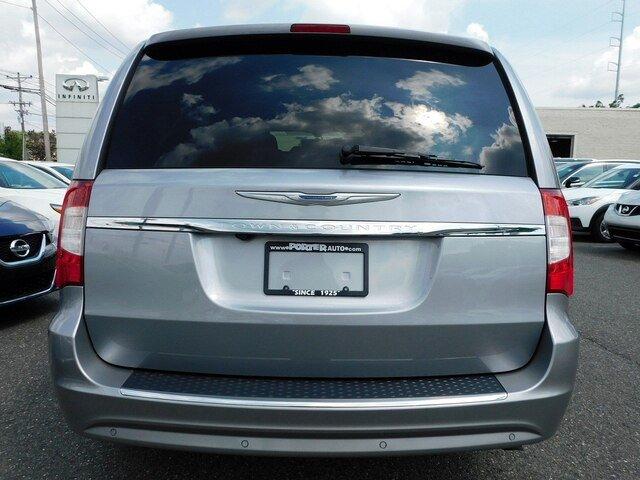 used 2015 chrysler town & country touring-l newark, de 19711 for sale in newark, delaware