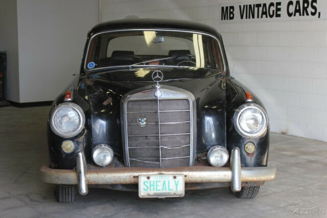 1957 mercedes benz 220s pontoon sedan