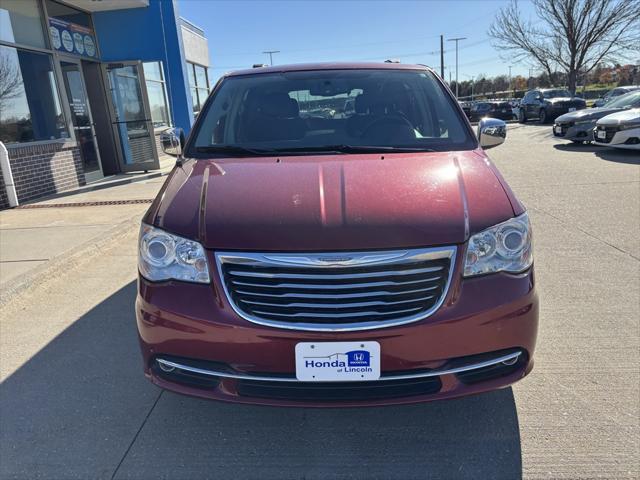 2015 chrysler town & country limited platinum