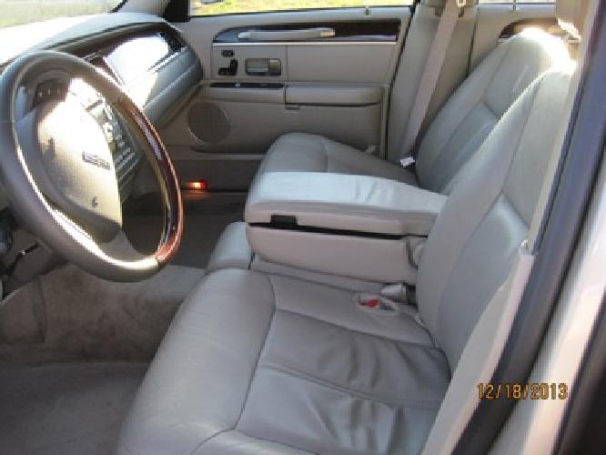 2009 lincoln town car in la grange, tx