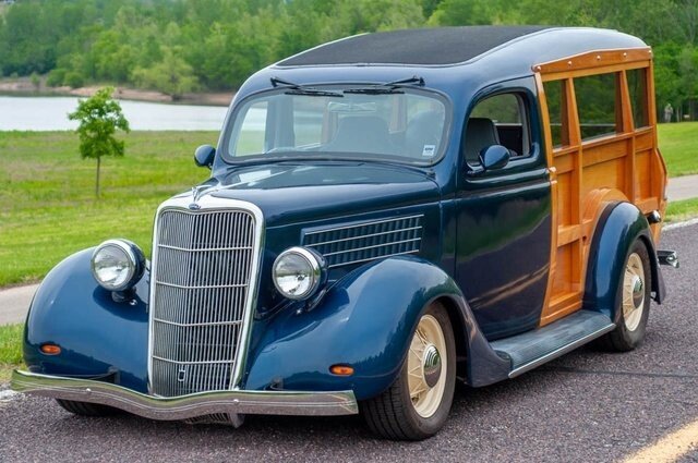 1935 ford custom