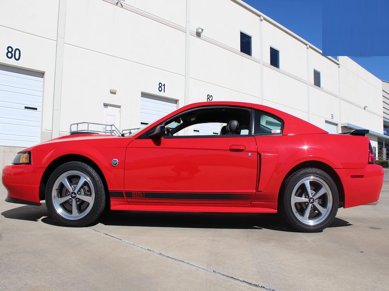 2004 ford mustang
