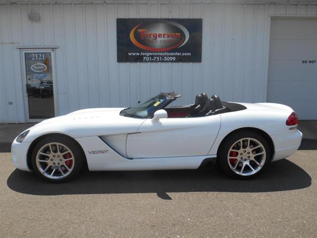 2004 dodge viper srt10