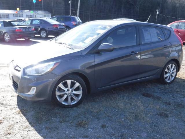 2012 hyundai accent se se 4dr hatchback for sale in hardwick, vermont