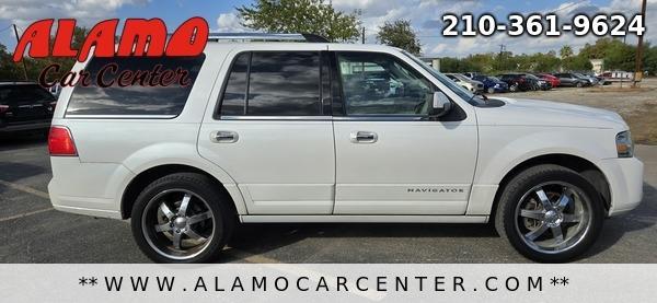 2011 lincoln navigator base