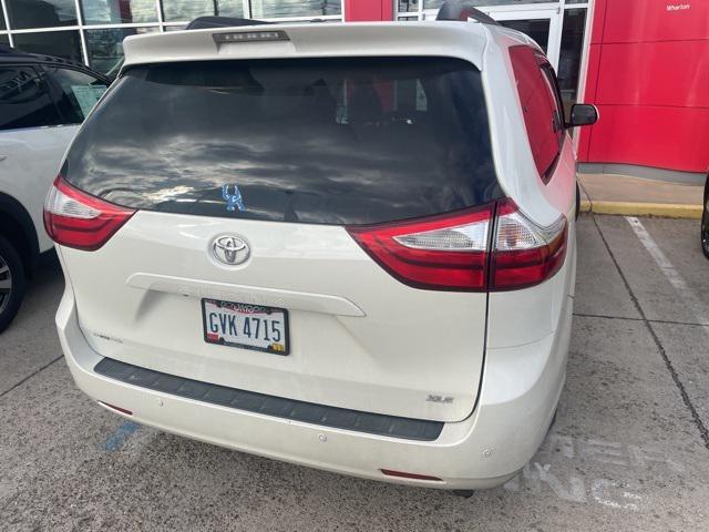 2017 toyota sienna xle