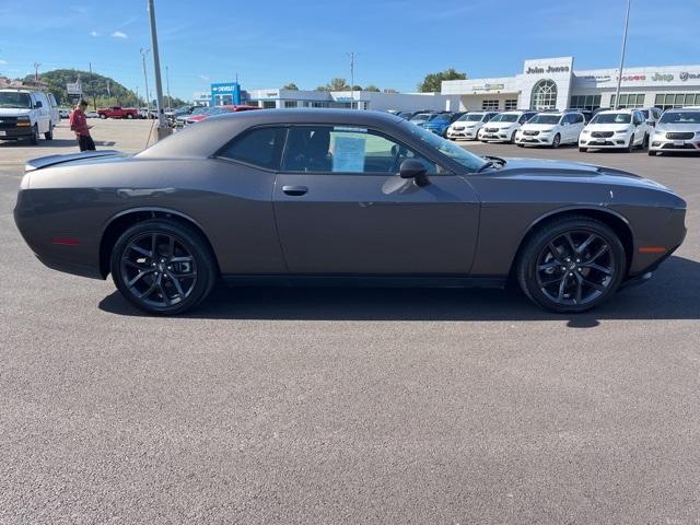 2023 dodge challenger sxt