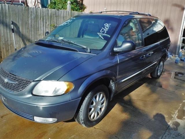 2002 chrysler town & country limited