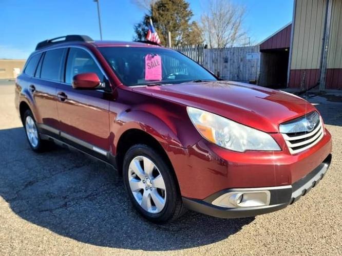 2012 subaru outback 2.5i premium wagon 4d in saint francis, minnesota
