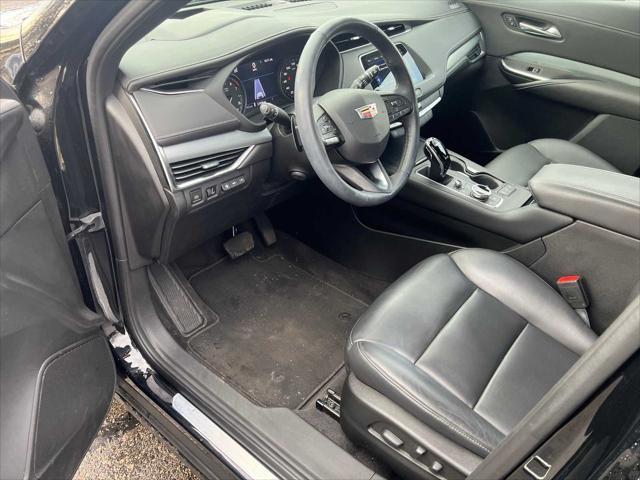 2022 cadillac xt4 premium luxury