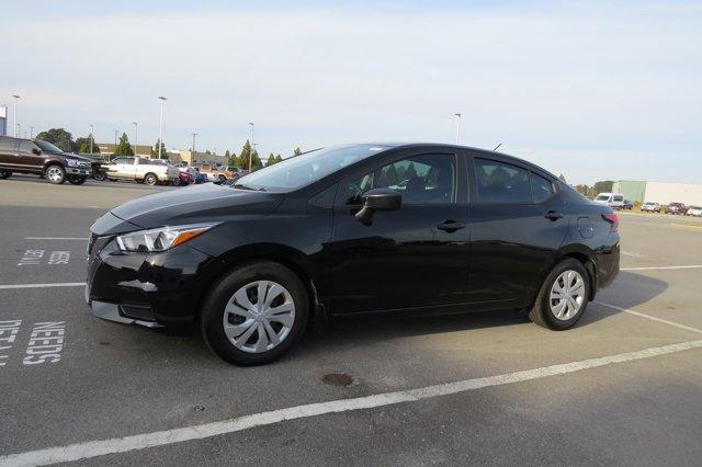 2022 nissan versa s