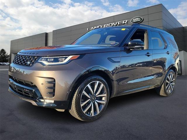 2023 land rover discovery p360 s r-dynamic