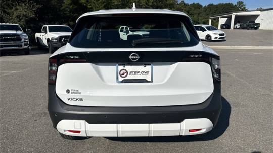 2025 Nissan Kicks s