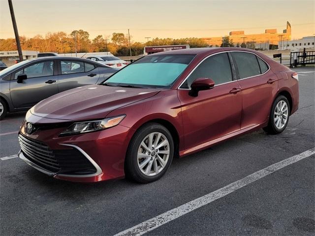 2021 toyota camry le