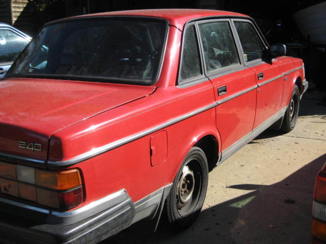 1993 volvo 240 sedan with 106k actual miles at no reserve, drive away condition