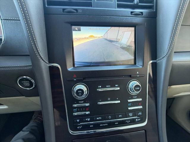2015 lincoln navigator base