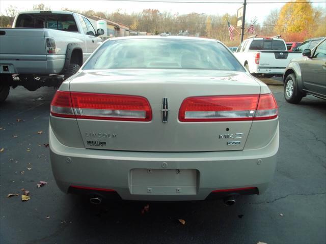 2010 lincoln mkz base