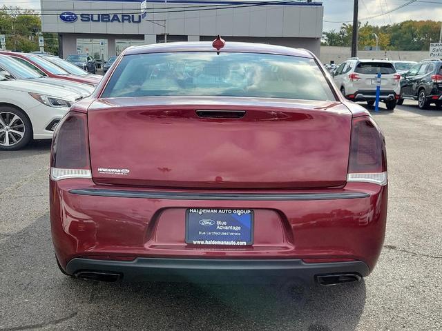 2018 chrysler 300 limited